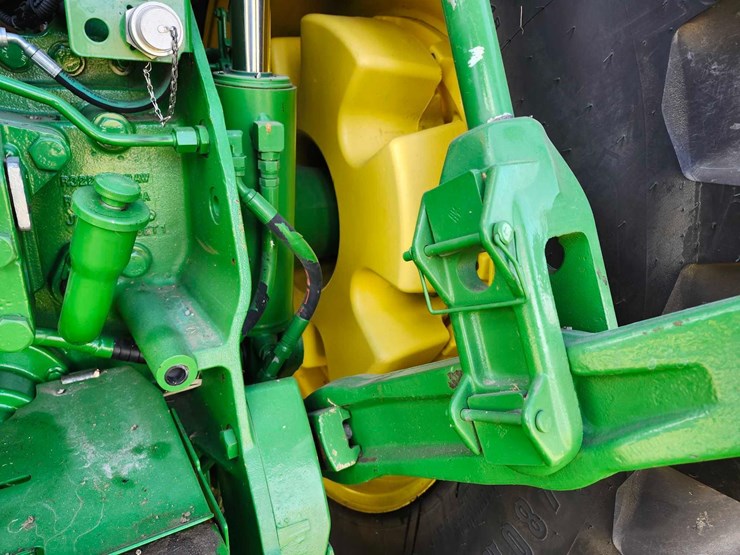 2012-john-deere-8285r-image-12