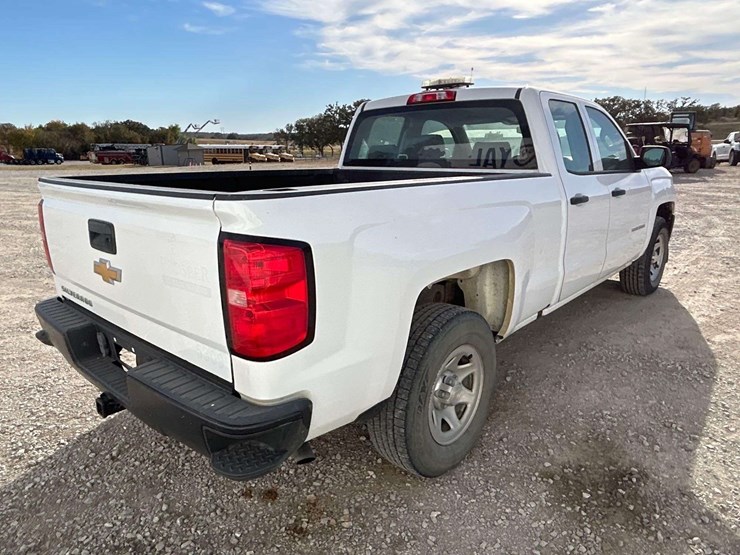 2017-chevrolet-silverado-1500-image-3