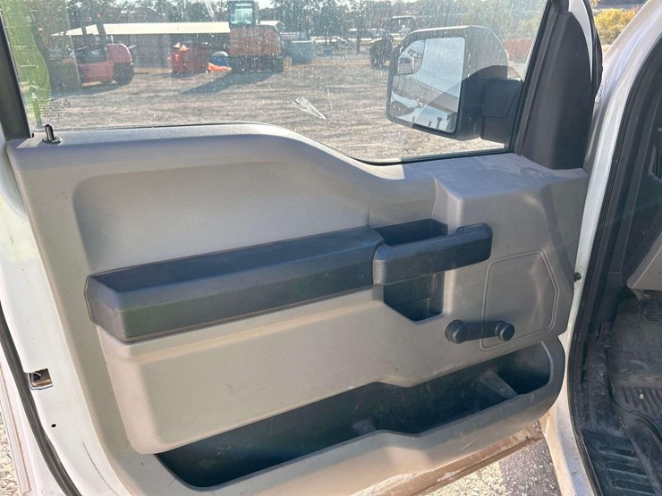 2017-ford-f150-image-11