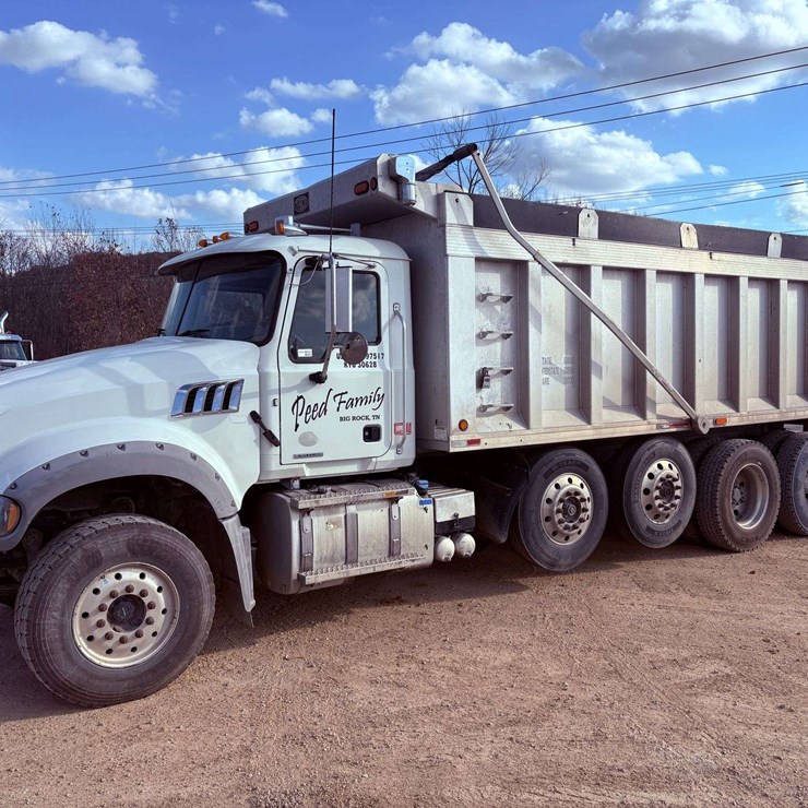 2019 MACK GRANITE GR64F