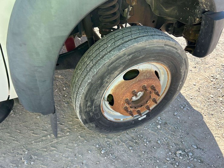 2013-ford-f350-image-42