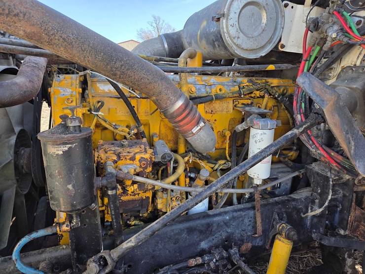 1994-freightliner-semi-image-32