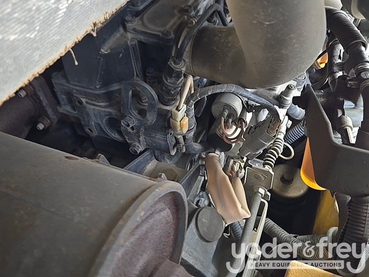 2019-deere-26g-image-46