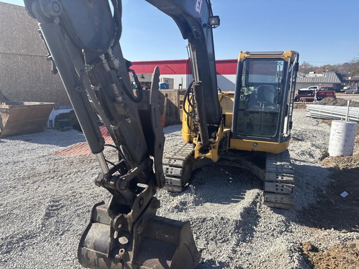 2013-deere-85d-image-6