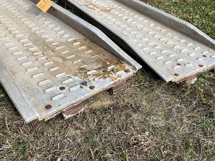 #3147-•-(2)-aluminum-ramps-image-3
