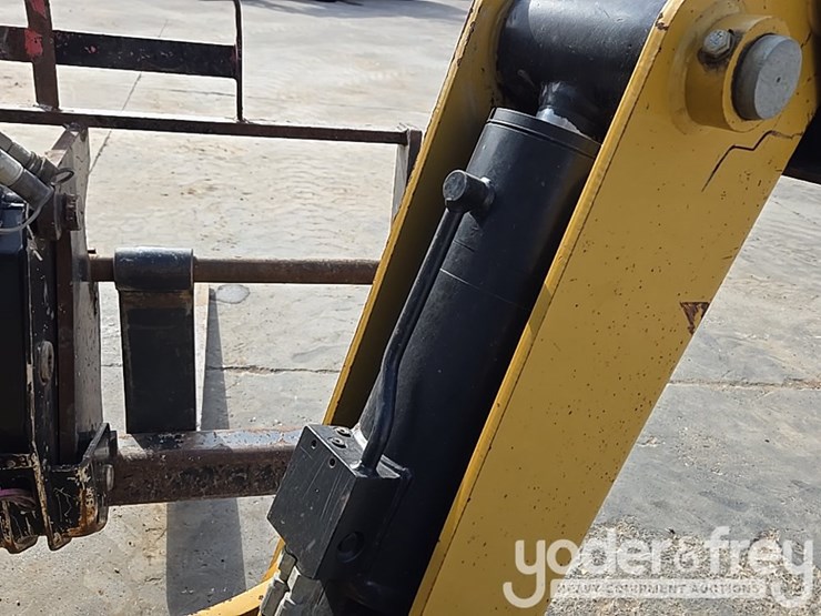 2019-caterpillar-tl1255d-image-70