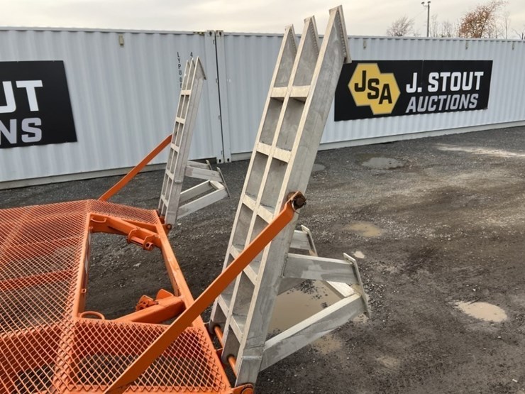 2010-bentley-t/a-sno-cat-trailer-image-13