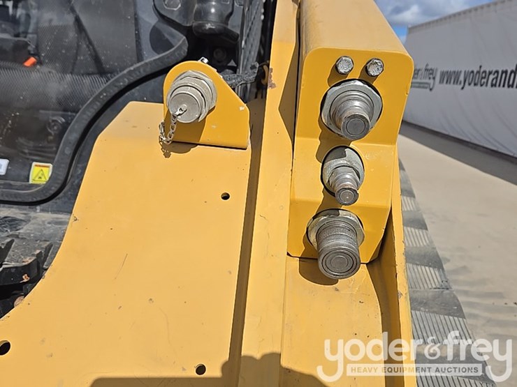 2021-caterpillar-289d3-image-24