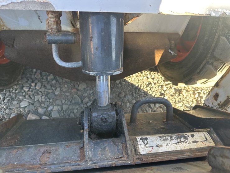 2015-bobcat-s70-image-20