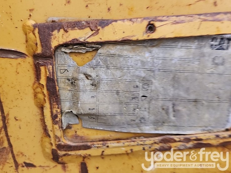 2016-caterpillar-320fl-image-28