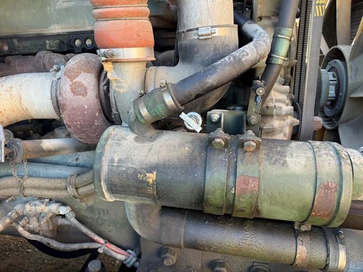 #22592-•-inop-1992-freightliner-t/a-daycab-truck-tractor-vin:-1fuymzyb1np520782-image-28