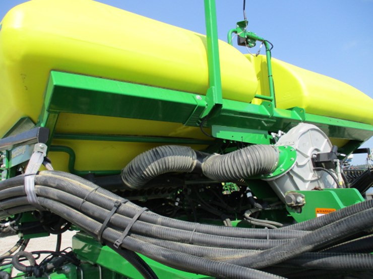 2016-john-deere-db60-image-42