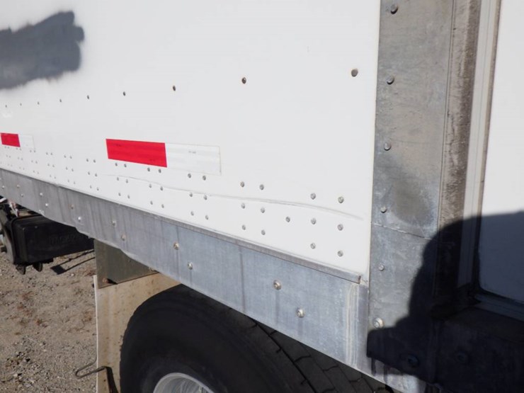 2018-peterbilt-220-image-11