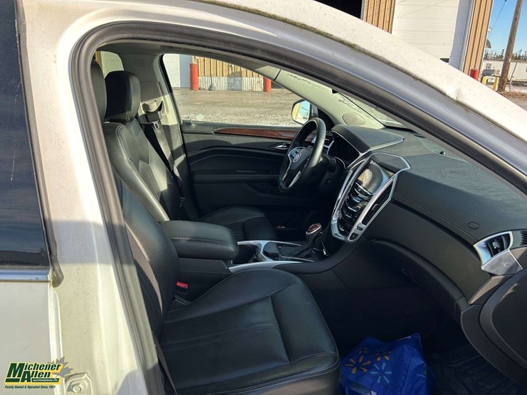 2013-cadillac-srx-image-7