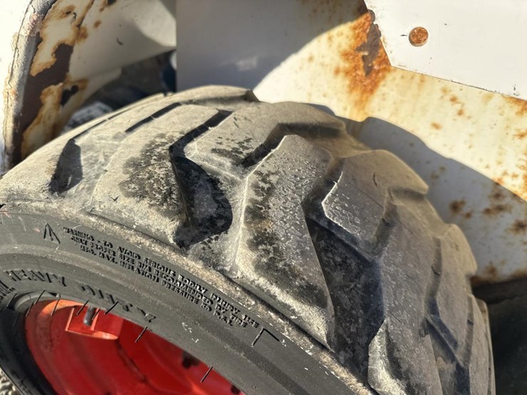 2015-bobcat-s70-image-42