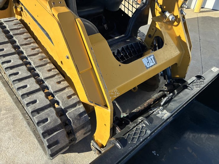 2018-caterpillar-259d-image-45