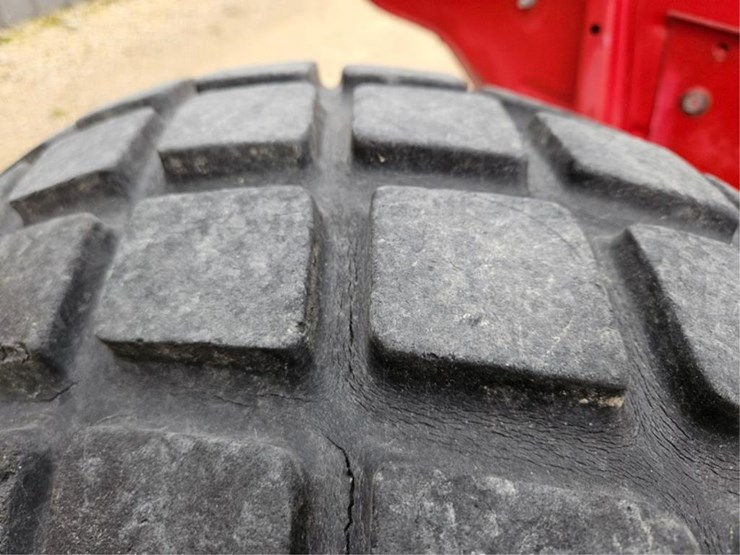 massey-ferguson-240-image-36