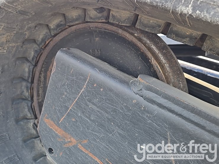 caterpillar-303-image-13