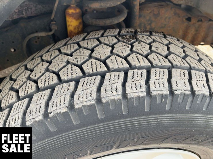 2009-ford-cargo-image-10