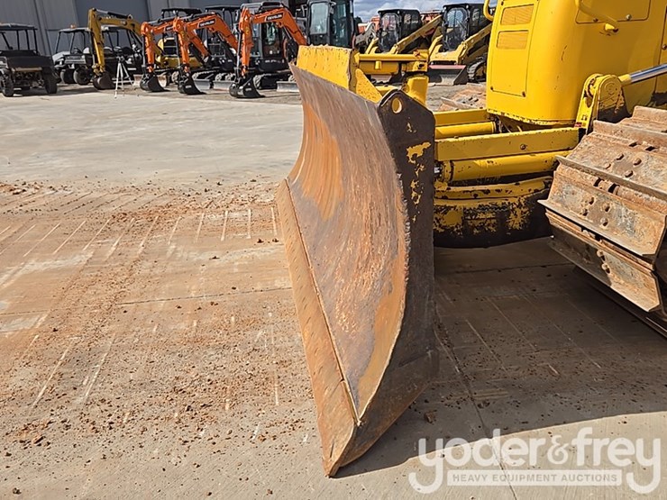 2023-komatsu-d61pxi-24-image-23