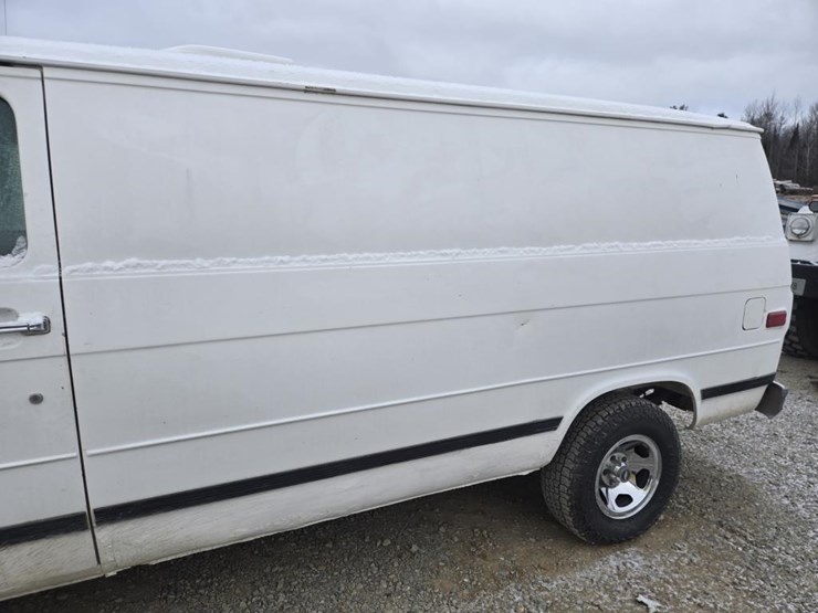 1995-chevrolet-g20-image-12