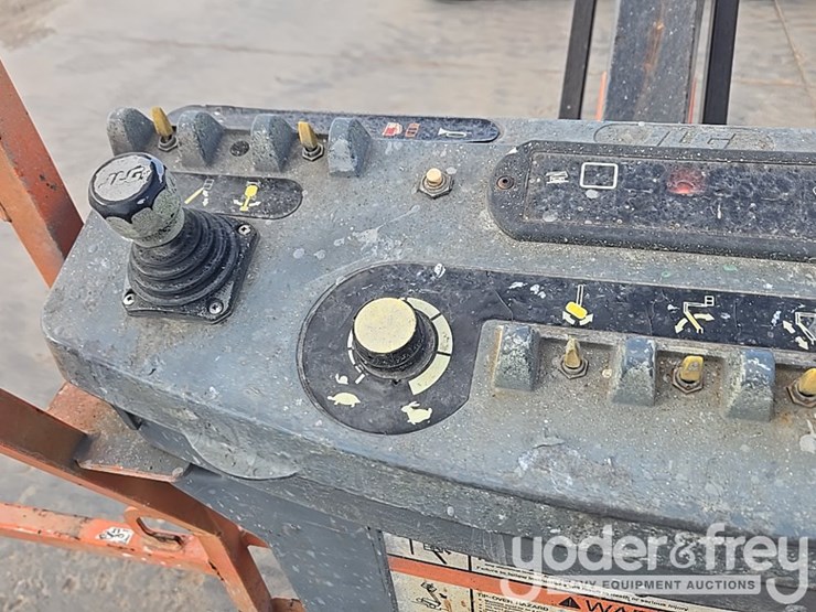 2014-jlg-600aj-image-33