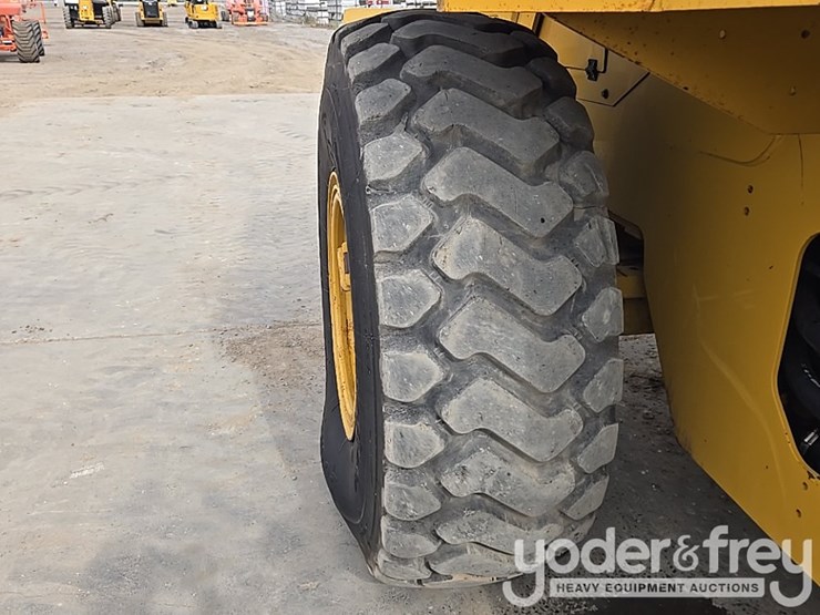 2014-caterpillar-938k-image-32