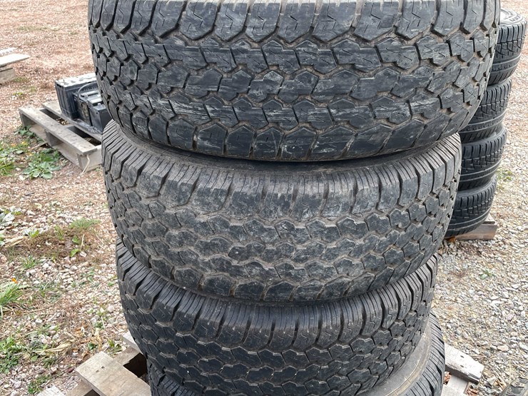 #3126-•-(4)-aluminum-wheels-and-tires-image-5