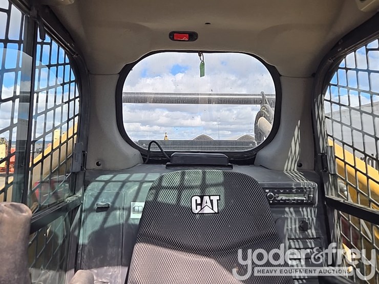 2021-caterpillar-289d3-image-52