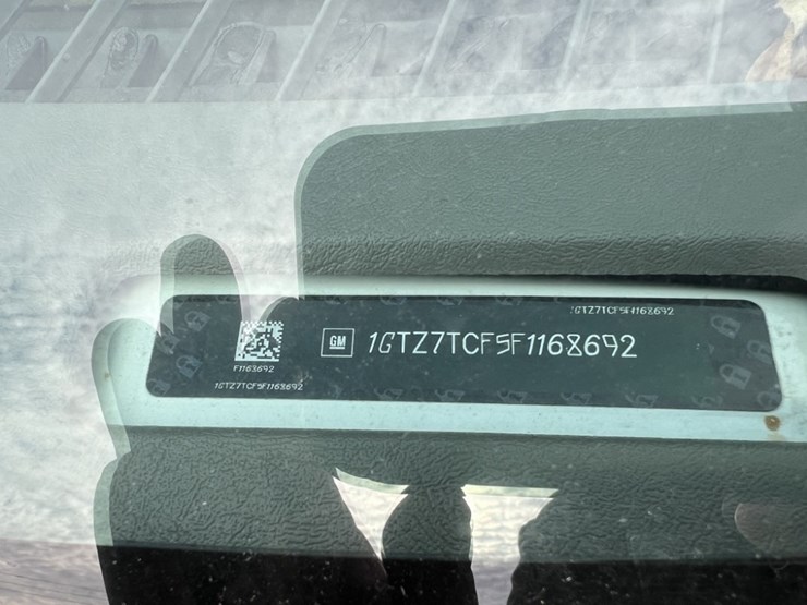 2015-gmc-savana-cargo-van-image-12