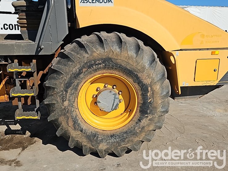 2018-volvo-sd115b-image-16