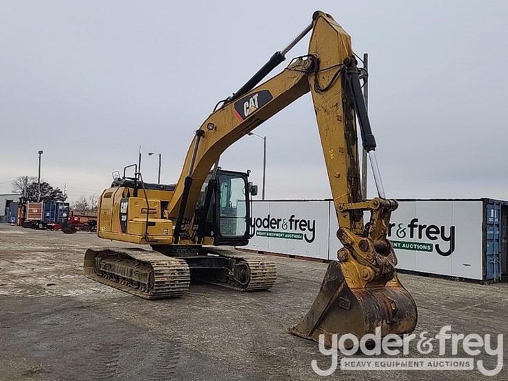 2016-caterpillar-320fl-image-7