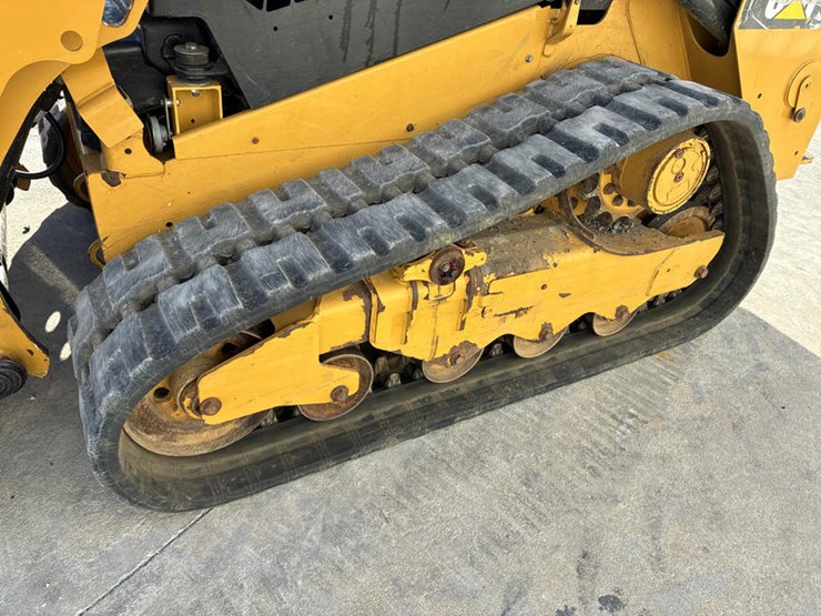 2018-caterpillar-259d-image-21