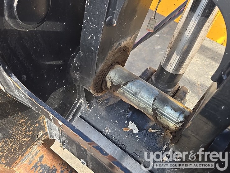 2019-caterpillar-tl1255d-image-45