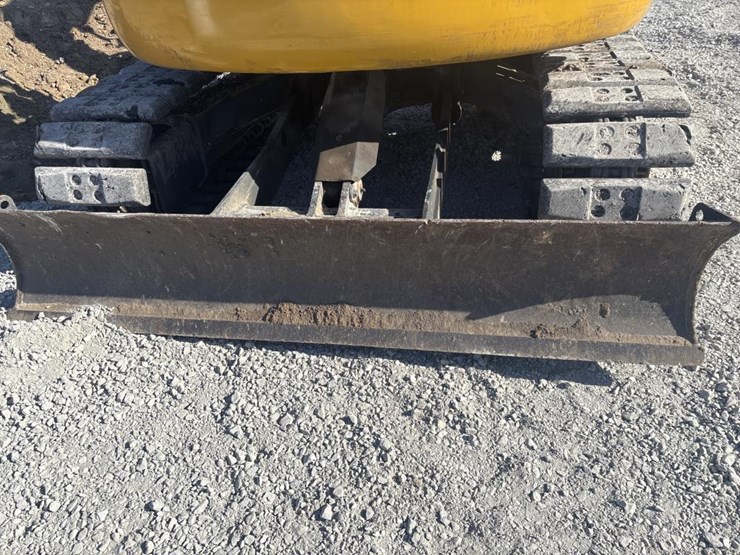 2013-deere-85d-image-72