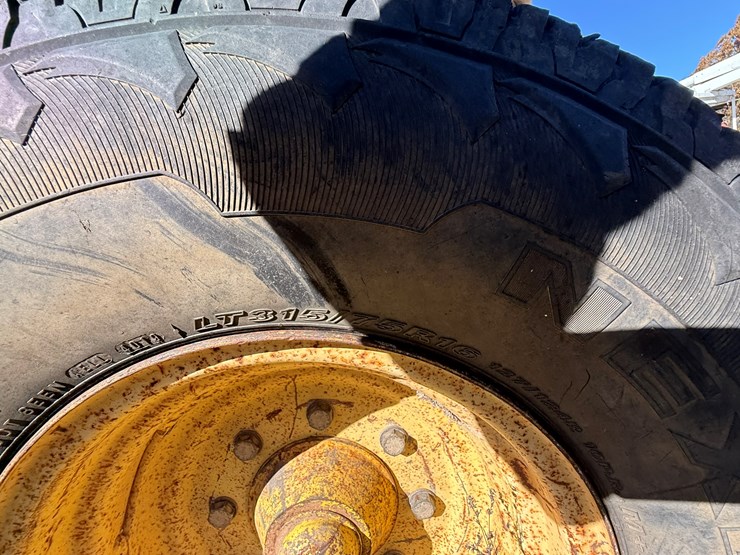 john-deere-6330-image-11