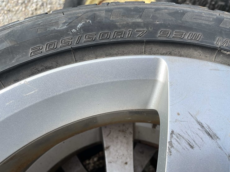 #3125-•-(4)-pontiac-wheels-and-tires-image-3