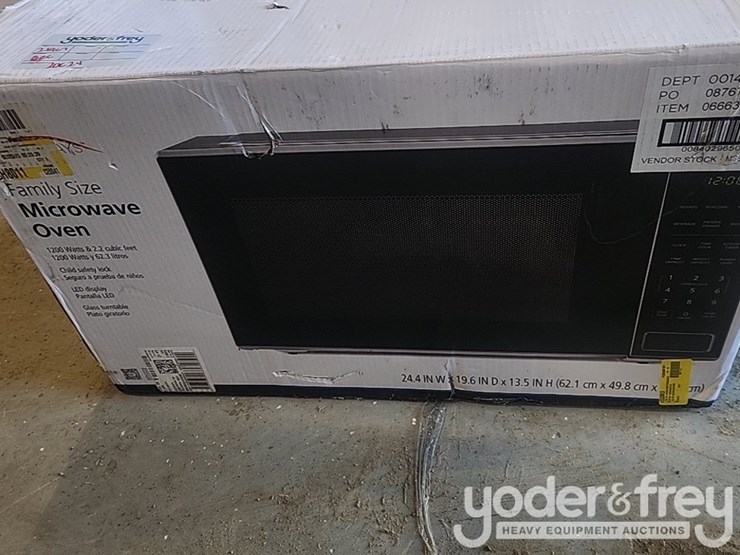 mainstays-family-size-microwave-image-5