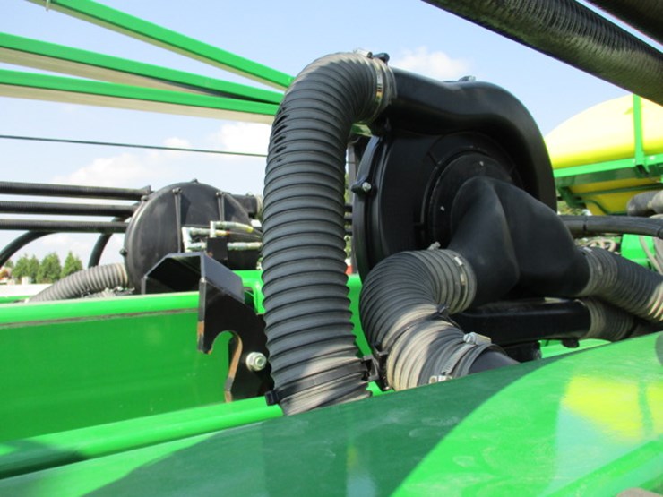 2016-john-deere-db60-image-101