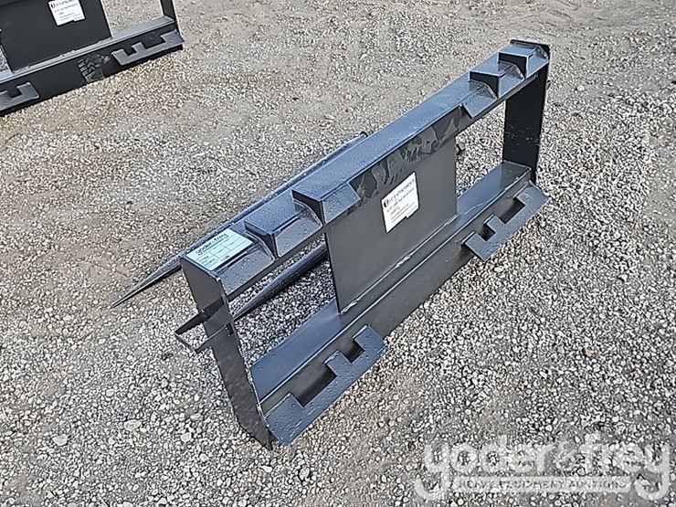 unused-jct-bale-spear-to-suit-skidsteer-image-3