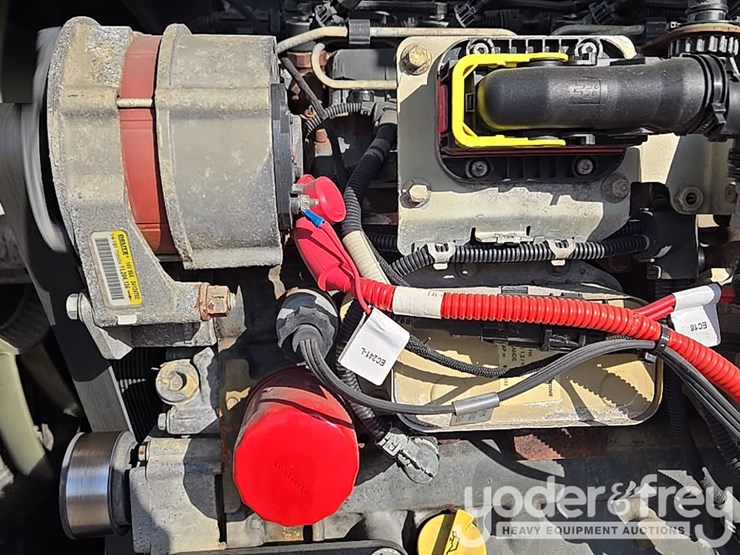 2014-jlg-600aj-image-86