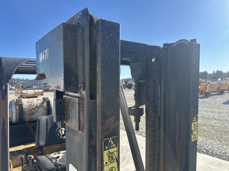 caterpillar-t80d-image-15