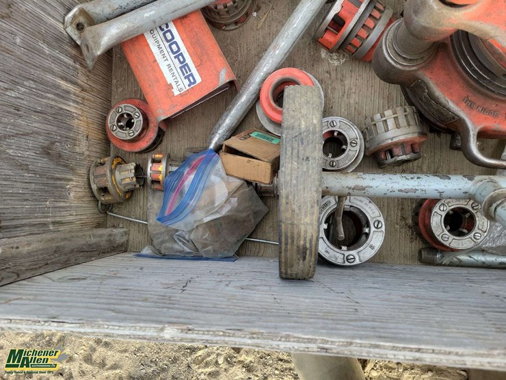 crate-with-power-dive-pipe-threading-machine-with-parts-image-10