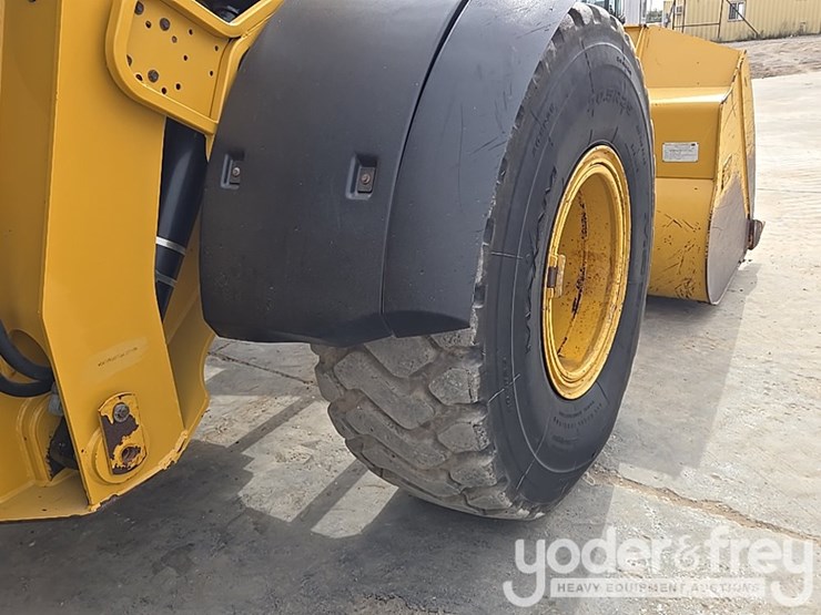 2014-caterpillar-938k-image-38