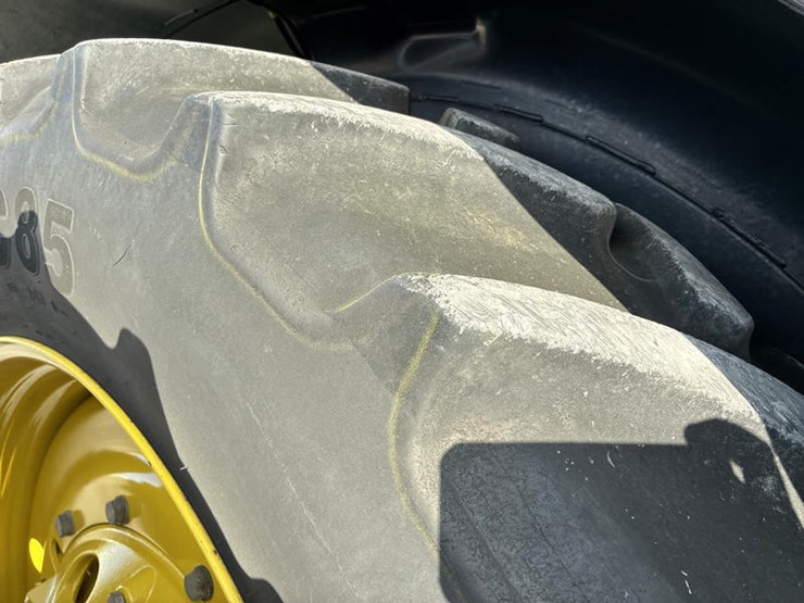 2015-john-deere-8295r-image-52