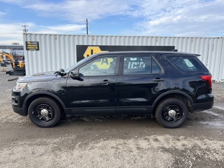 2017-ford-explorer-image-7