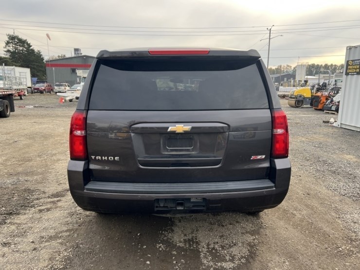 2017-chevrolet-tahoe-image-5