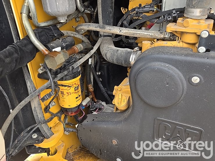 2022-caterpillar-299d3-image-43