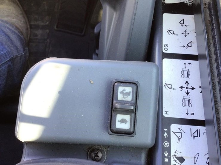 2019-deere-333g-image-16