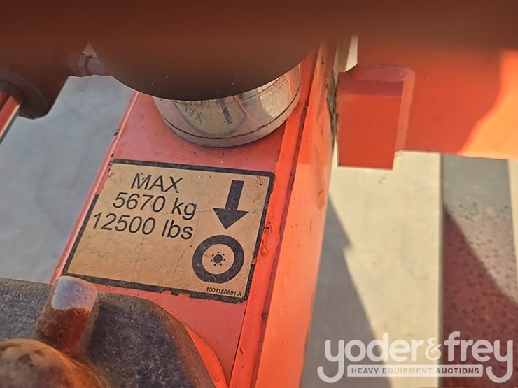 2014-jlg-600aj-image-101